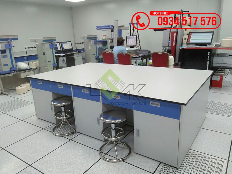 Bàn trung tâm bàn chuẩn bị mẫu nhà máy dệt nhuộm