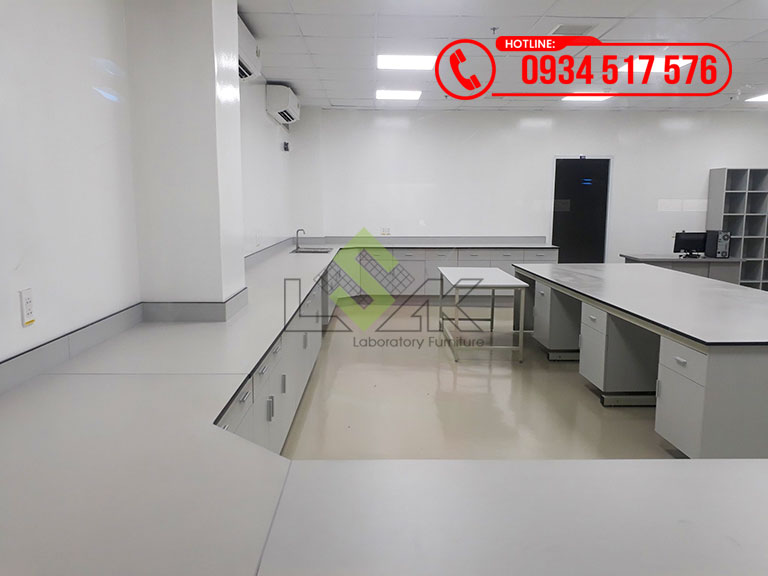 Dãy bàn thí nghiệm áp tường hộc tủ kín