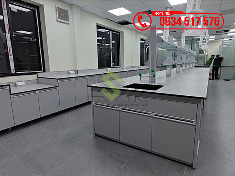 Bàn thí nghiệm nội thất phòng lab hóa lý nhà máy sản xuất thức ăn chăn nuôi