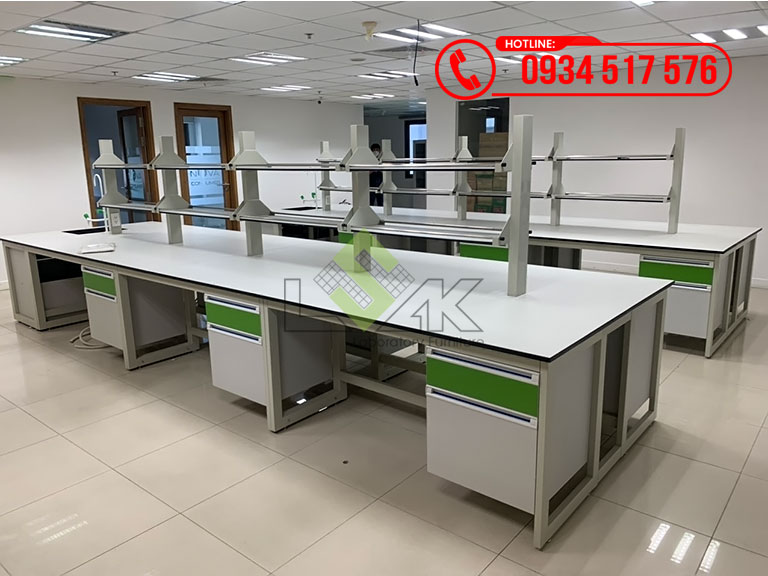 Bàn thí nghiệm trung tâm có kệ phòng lab R&D thực phẩm