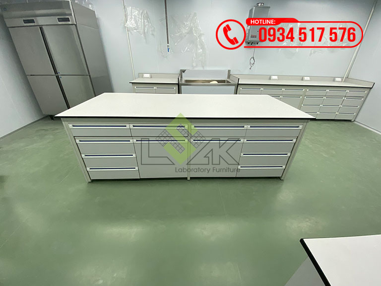 Bàn đặt máy thí nghiệm trung tâm kích thước 2400x1000x800mm DxRxC