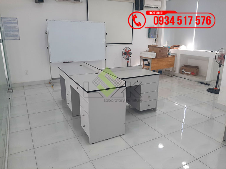Bàn thực hành Nha khoa Trường Đại học Quốc tế Hồng Bàng