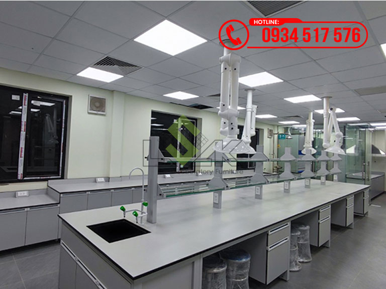 Bàn thí nghiệm trung tâm phòng lab hóa lý nhà máy sản xuất thức ăn chăn nuôi