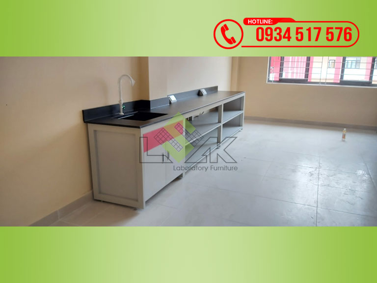Bàn chuẩn bị mẫu phòng thí nghiệm