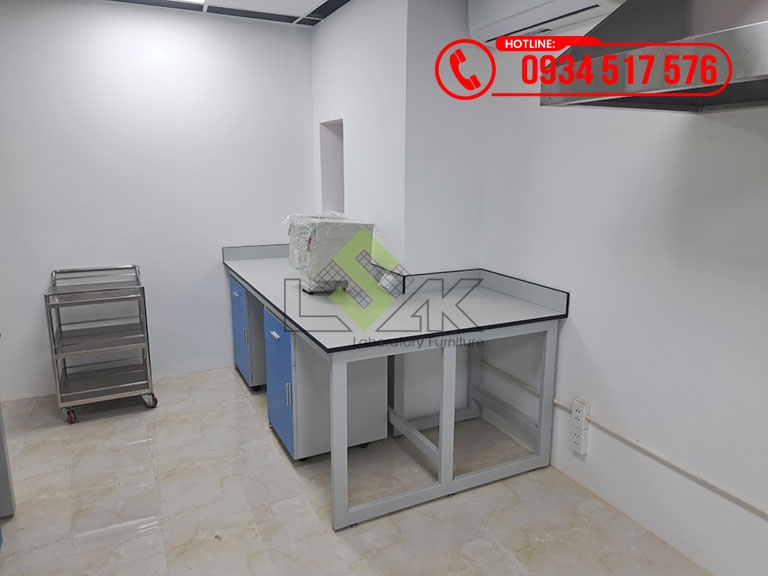 Bàn đặt máy thí nghiệm