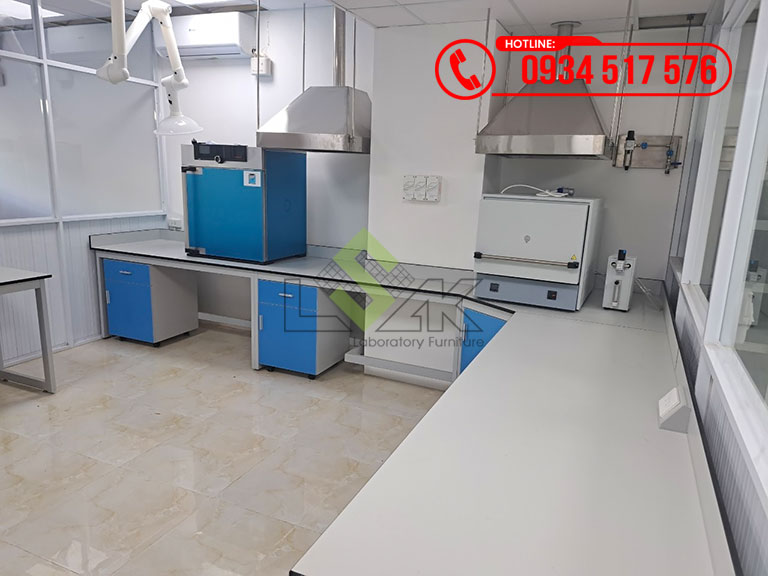 Bàn đặt máy thí nghiệm