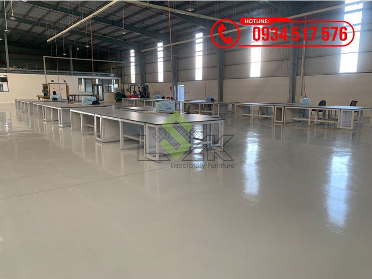 Thi công lắp đặt bàn cắt vải Công ty TNHH Sản Phẩm Và Dịch Vụ Q Việt Nam