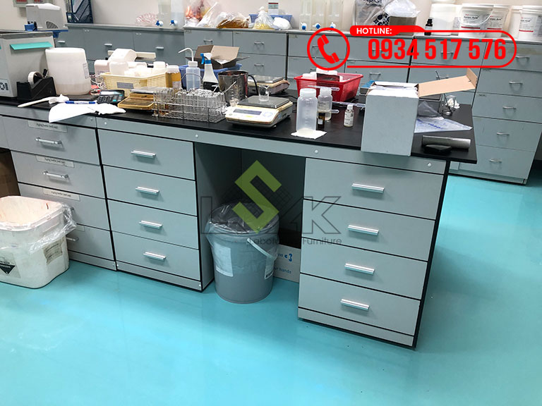 Bàn thí nghiệm mặt bàn kháng hóa chất phòng lab dược phẩm