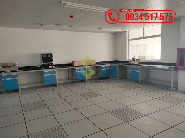 Bàn thí nghiệm áp tường chữ l phòng lab nhà máy dệt nhuộm