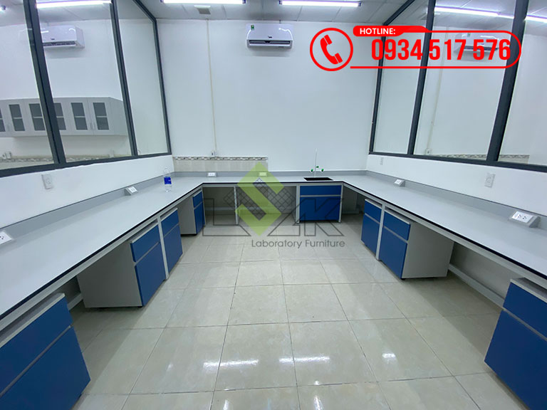 Bàn thí nghiệm nội thất phòng lab PCR nhà máy sản xuất thức ăn chăn nuôi