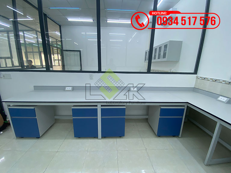Bàn thí nghiệm áp tường hộc tủ di động