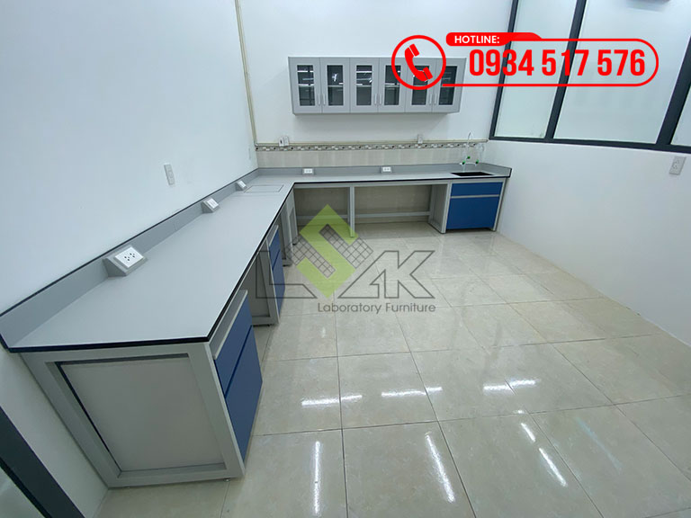 Bàn thí nghiệm áp tường chữ l hộc tủ di động