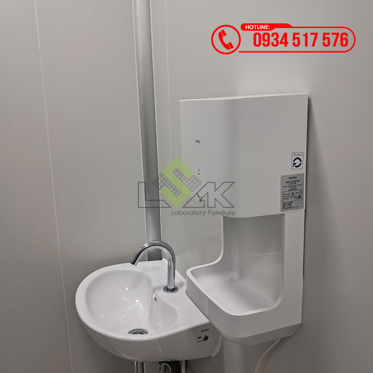 Lavabo treo tường hiệu toto, máy sấy tay tự động nhãn hiệu toto