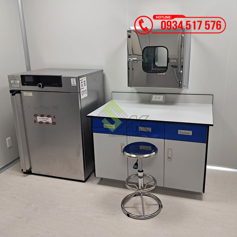 Bàn thí nghiệm áp tường, ghế xoay inox phòng thí nghiệm