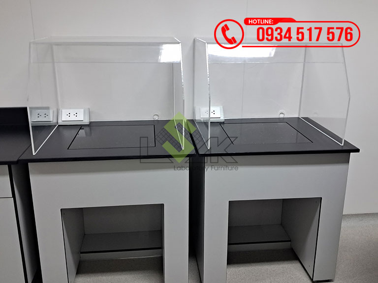 Bàn cân chống rung phòng thí nghiệm kích thước: 800x650x800mm DxRxC có lồng kính chắn gió kích thước: 700x650x500mm DxRxC