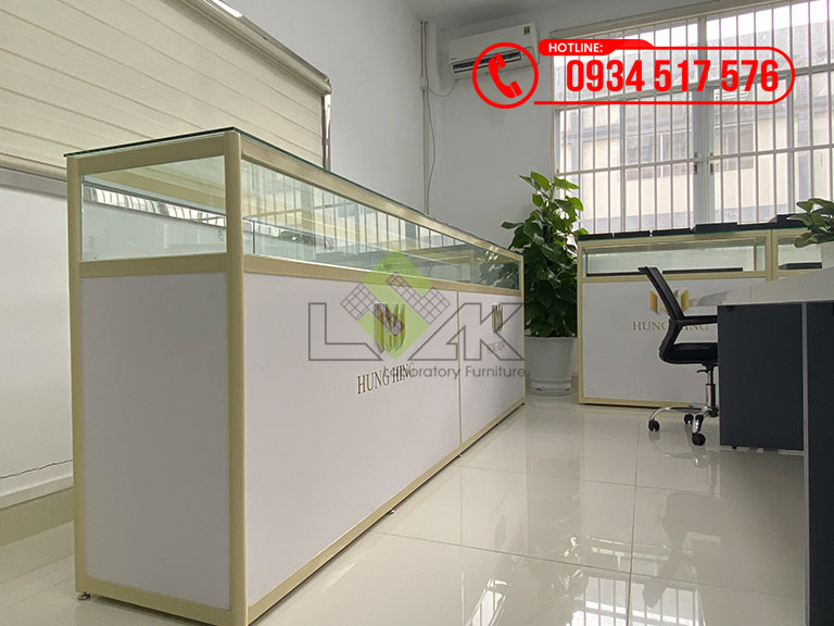 Tủ trưng bày mẫu, sản phẩm phụ kiện
