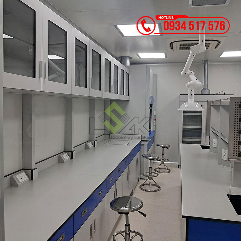 Chụp hút di động gắn trần phòng thí nghiệm