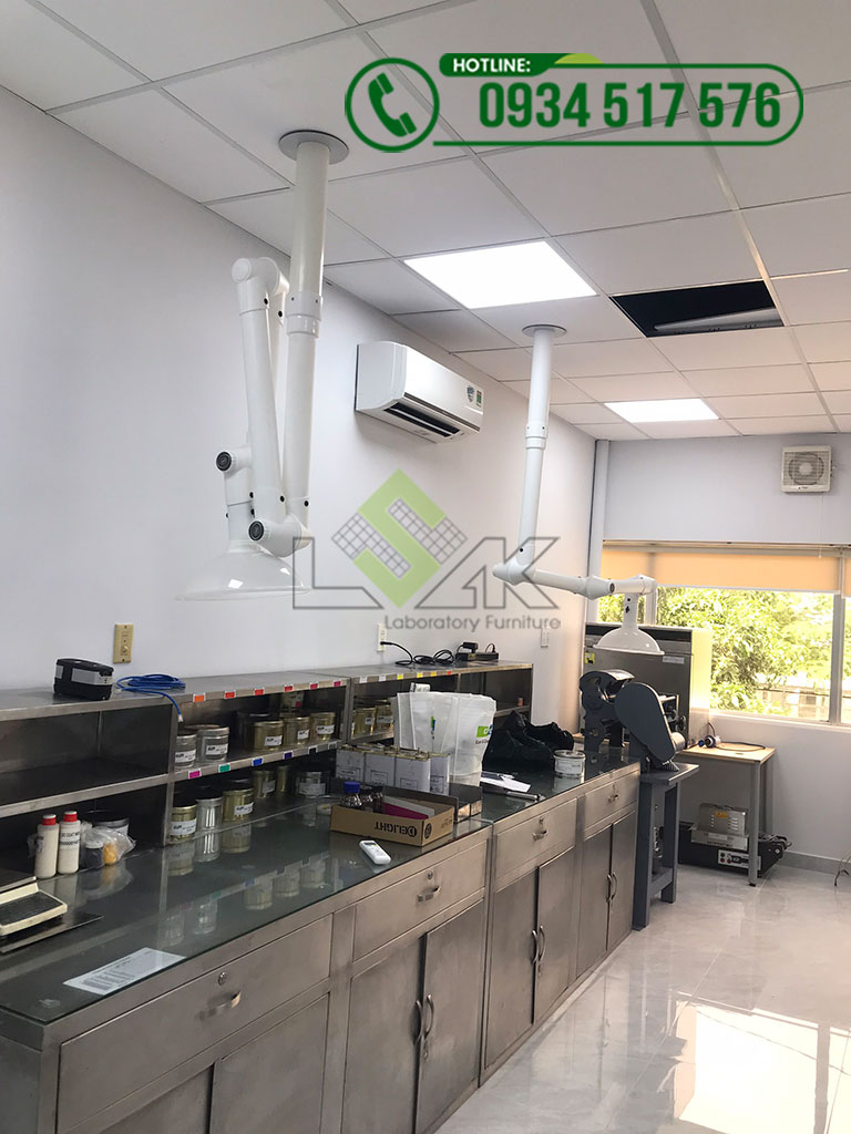 Bàn thí nghiệm áp tường vật liệu inox SUS304