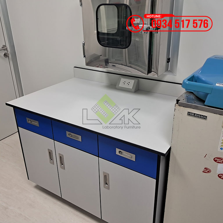 Bàn nhận mẫu phòng thí nghiệm và hộp chuyển mẫu phòng sạch
