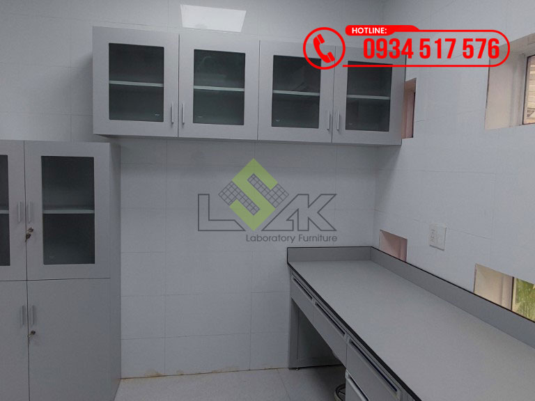 Tủ treo tường phòng xét nghiệm