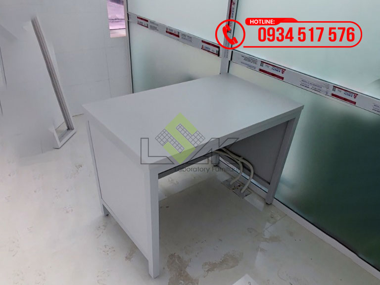 Bàn làm việc khung thép sơn tĩnh điện