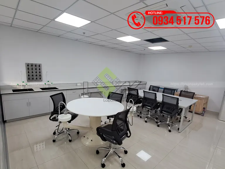 Bàn xoay thử nếm phòng lab R&D cà phê Nhà máy Công ty Cổ Phần Quốc Tế Thực Phẩm Lựa Chọn Đỉnh