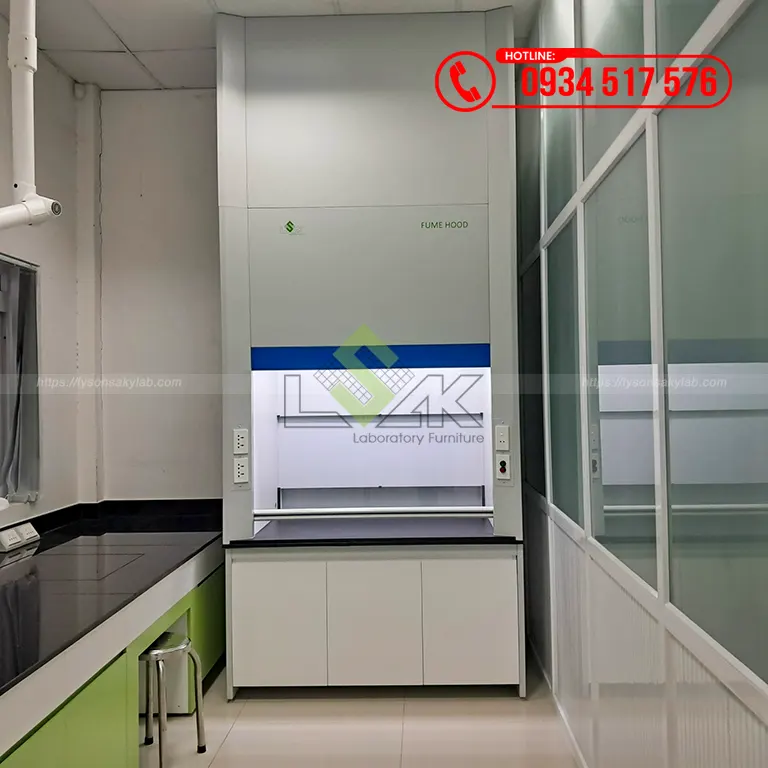 Tủ hút hóa chất phòng lab R&D Nhà máy sản xuất thức ăn chăn nuôi Công ty TNHH De Heus tại Vĩnh Long