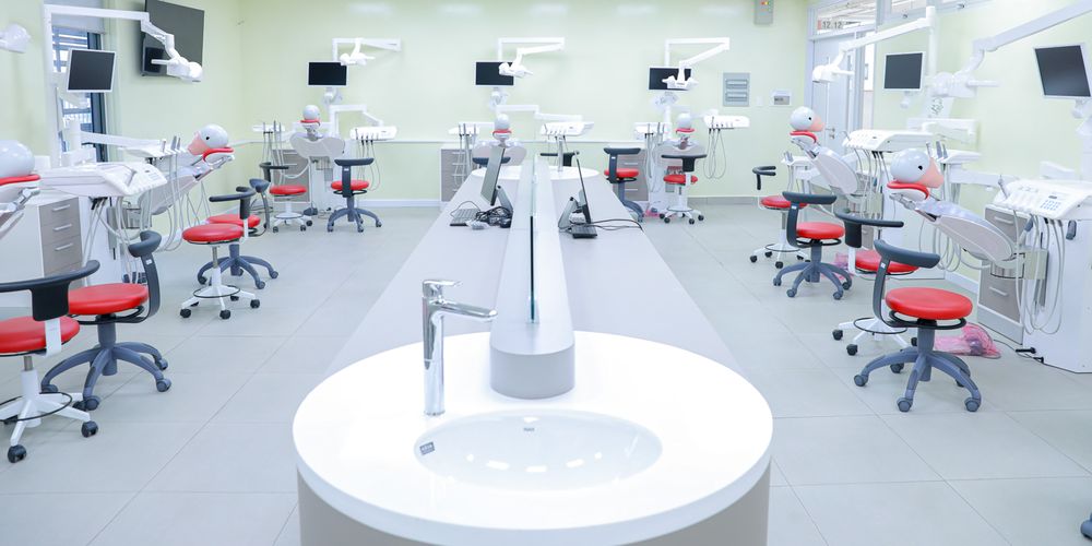 Khu thực hành mô phỏng (Simulation) dành cho sinh viên ngành Răng Hàm Mặt Trường Đại học Văn Lang.
