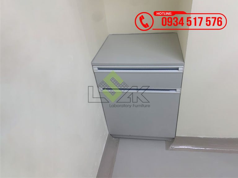 Kệ đặt thiết bị phòng thí nghiệm