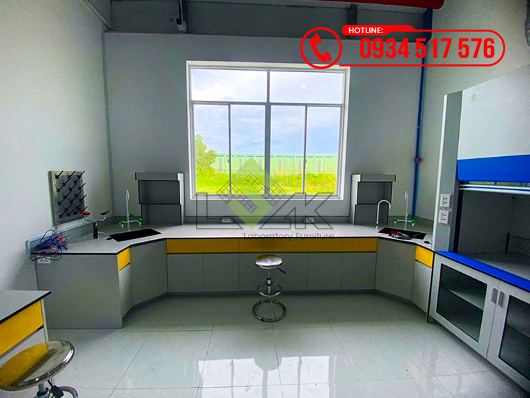Thi công nội thất phòng lab nhà máy sản xuất bột màu huỳnh quang Công ty TNHH Công Nghệ Vicome (Việt Nam)