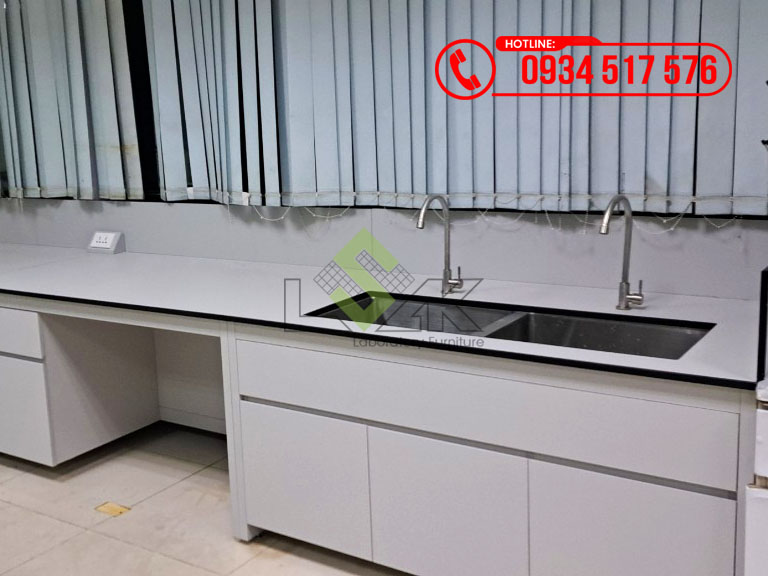 Thi công nội thất phòng lab dầu nhớt công nghiệp Công ty TNHH Buhmwoo Vina